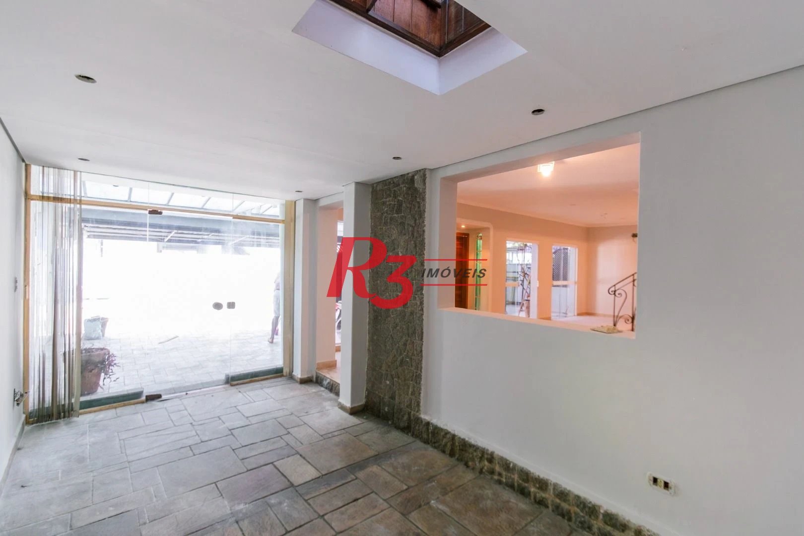 Sobrado para alugar, 176 m² por R$ 12.000,00/mês - Gonzaga - Santos/SP