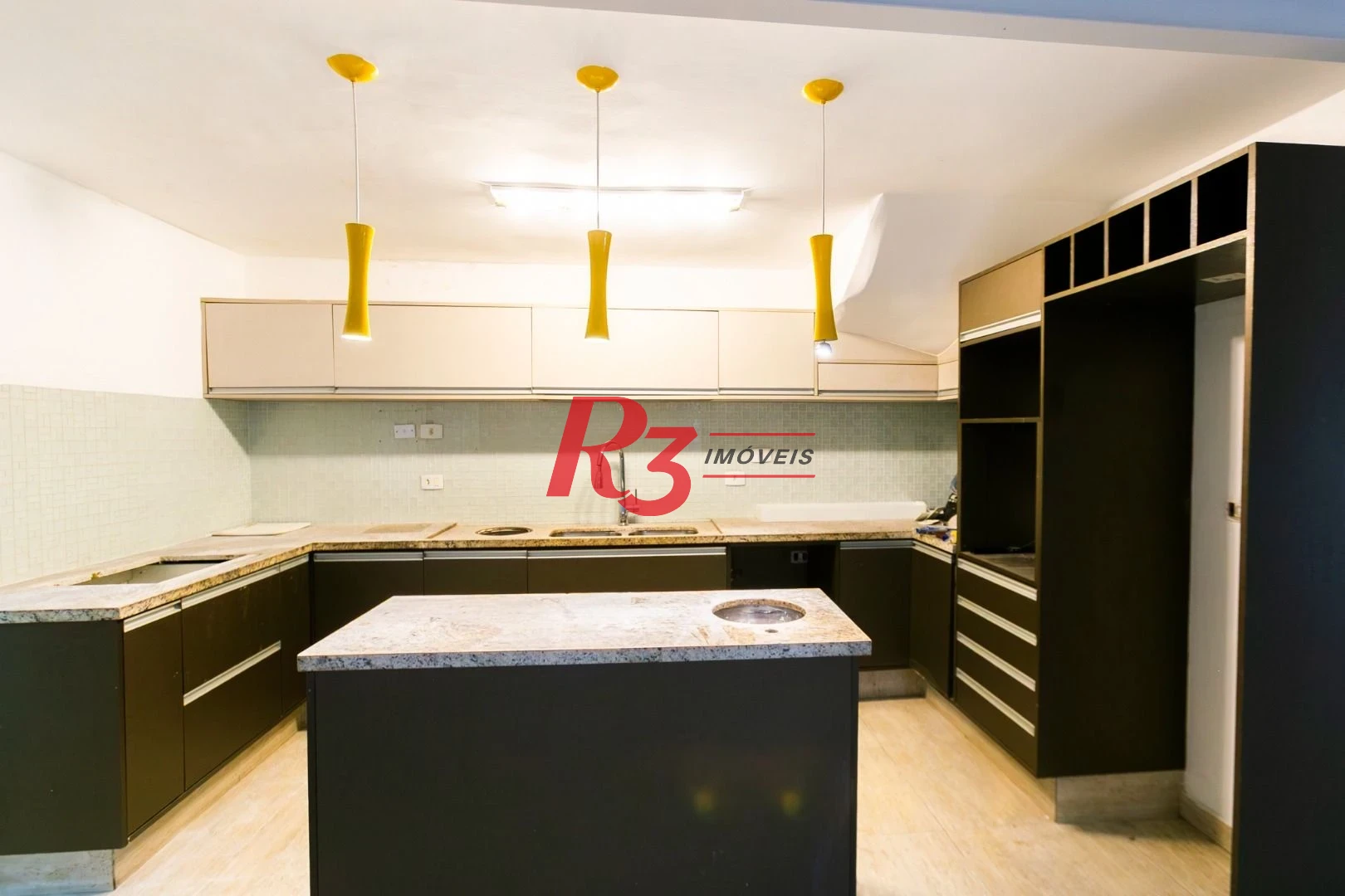 Sobrado para alugar, 176 m² por R$ 12.000,00/mês - Gonzaga - Santos/SP