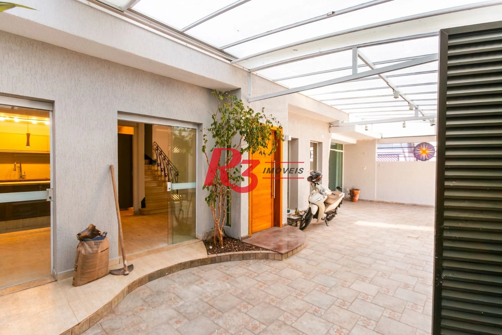 Sobrado para alugar, 176 m² por R$ 12.000,00/mês - Gonzaga - Santos/SP