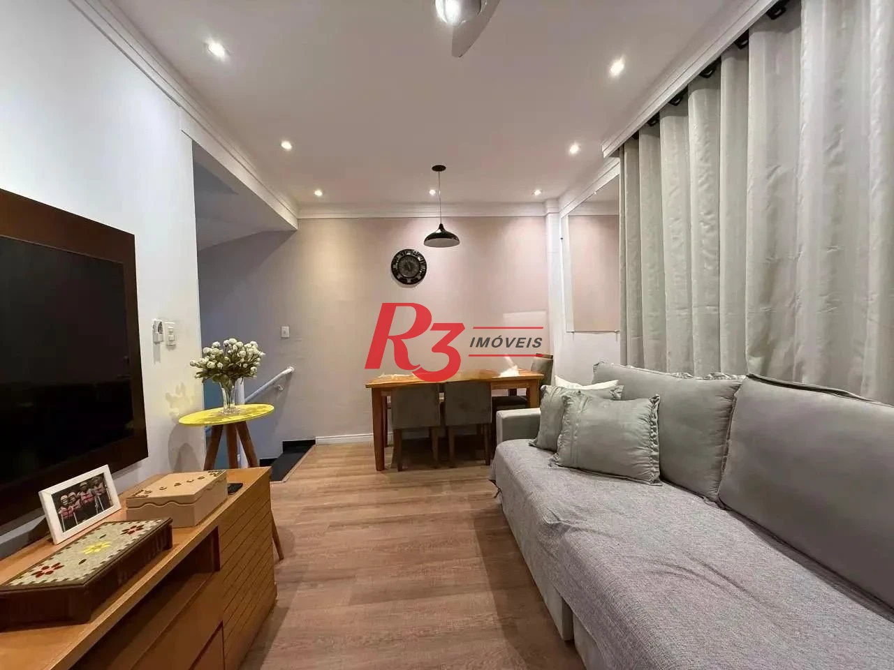 Village com 3 dormitórios à venda, 110 m² por R$ 700.000,00 - José Menino - Santos/SP
