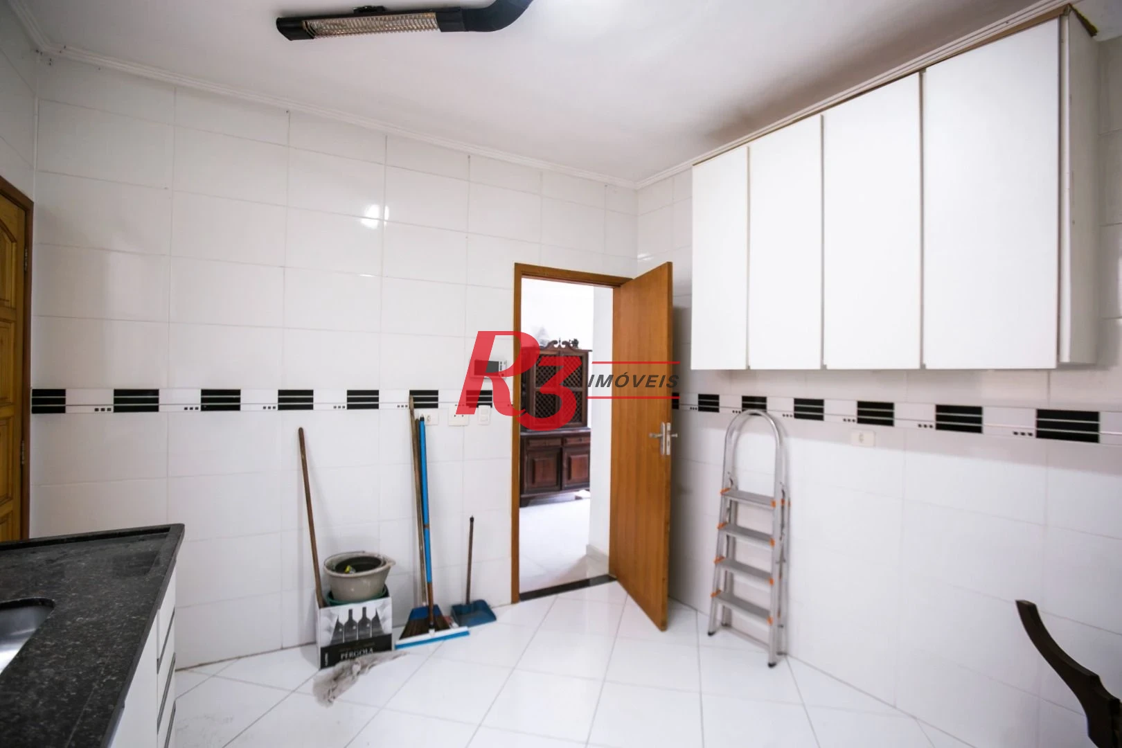 Sobrado com 3 dormitórios à venda, 92 m² por R$ 800.000,00 - Ponta da Praia - Santos/SP