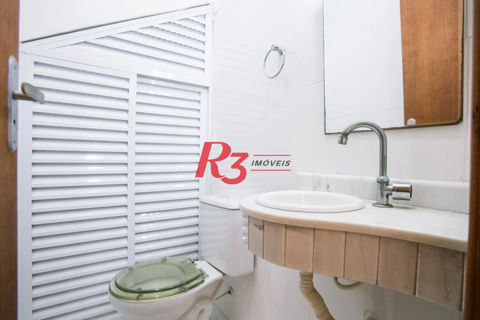 Sobrado com 3 dormitórios à venda, 92 m² por R$ 800.000,00 - Ponta da Praia - Santos/SP