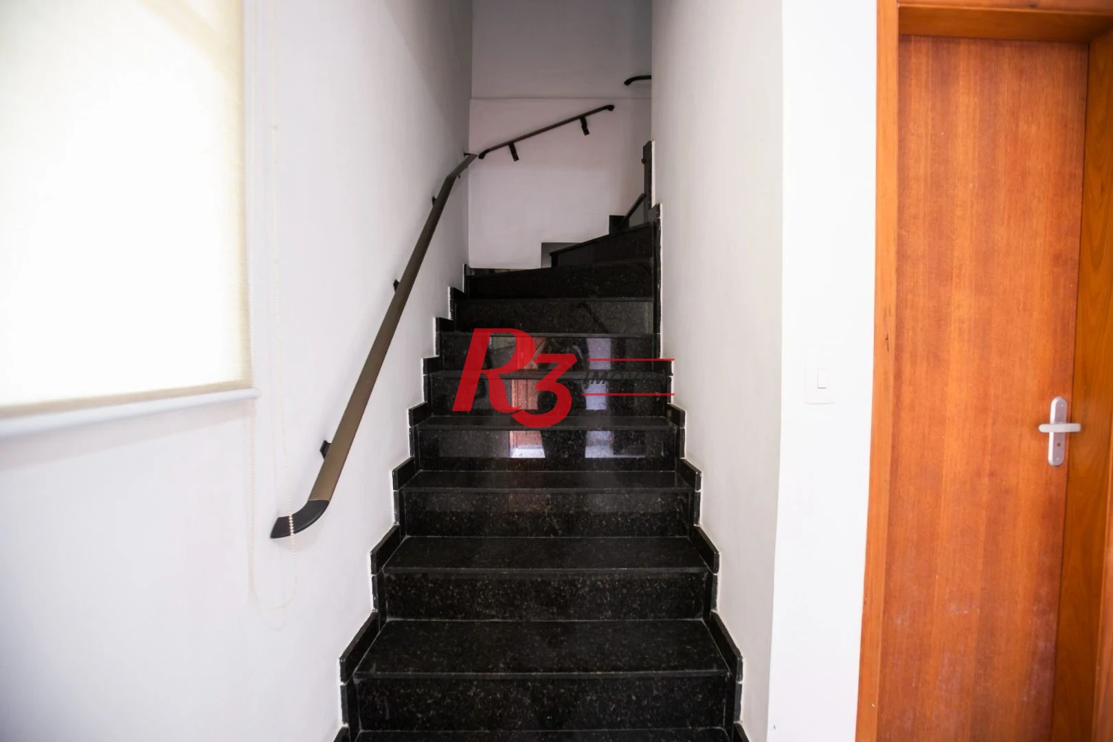 Sobrado com 3 dormitórios à venda, 92 m² por R$ 800.000,00 - Ponta da Praia - Santos/SP