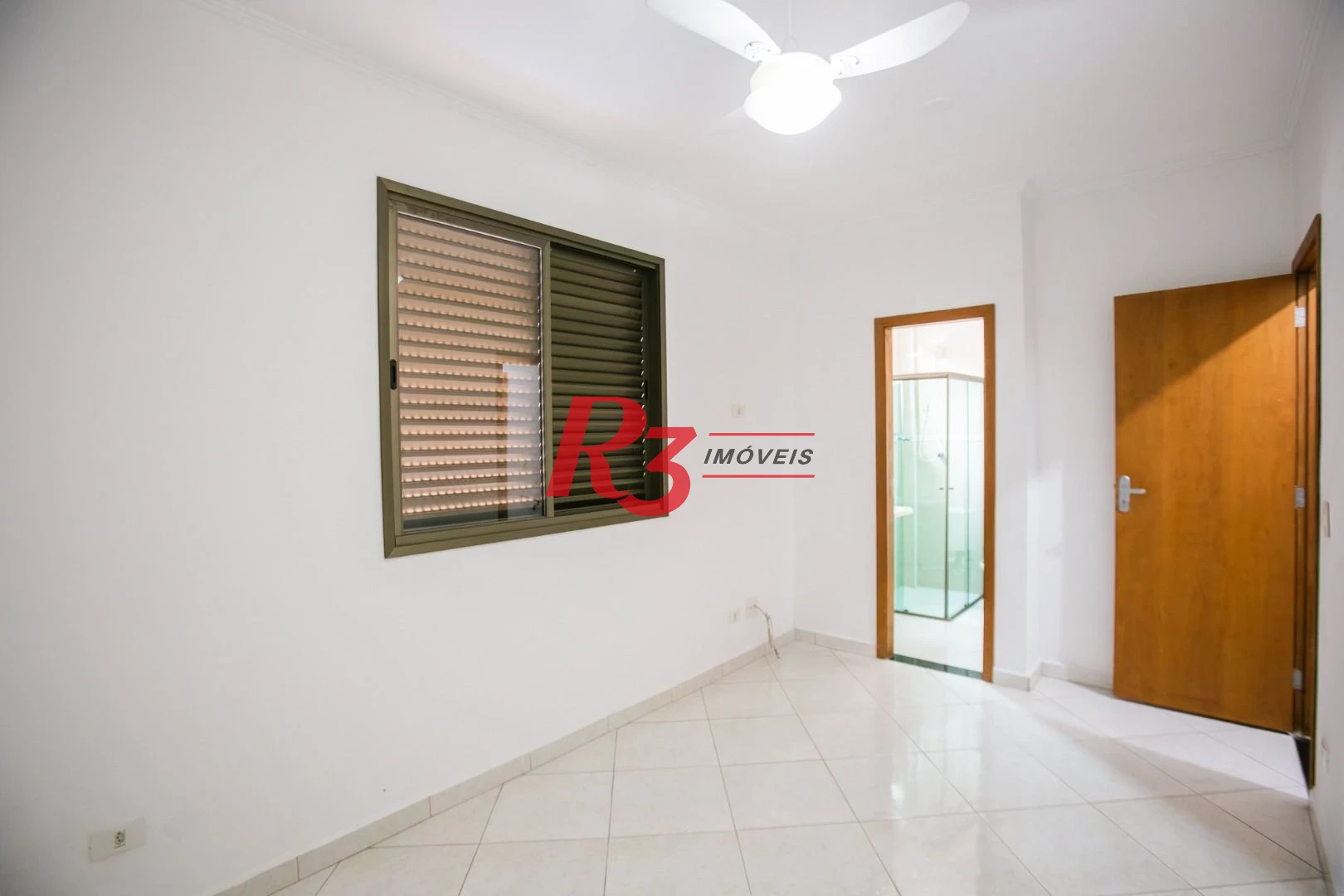 Sobrado com 3 dormitórios à venda, 92 m² por R$ 800.000,00 - Ponta da Praia - Santos/SP