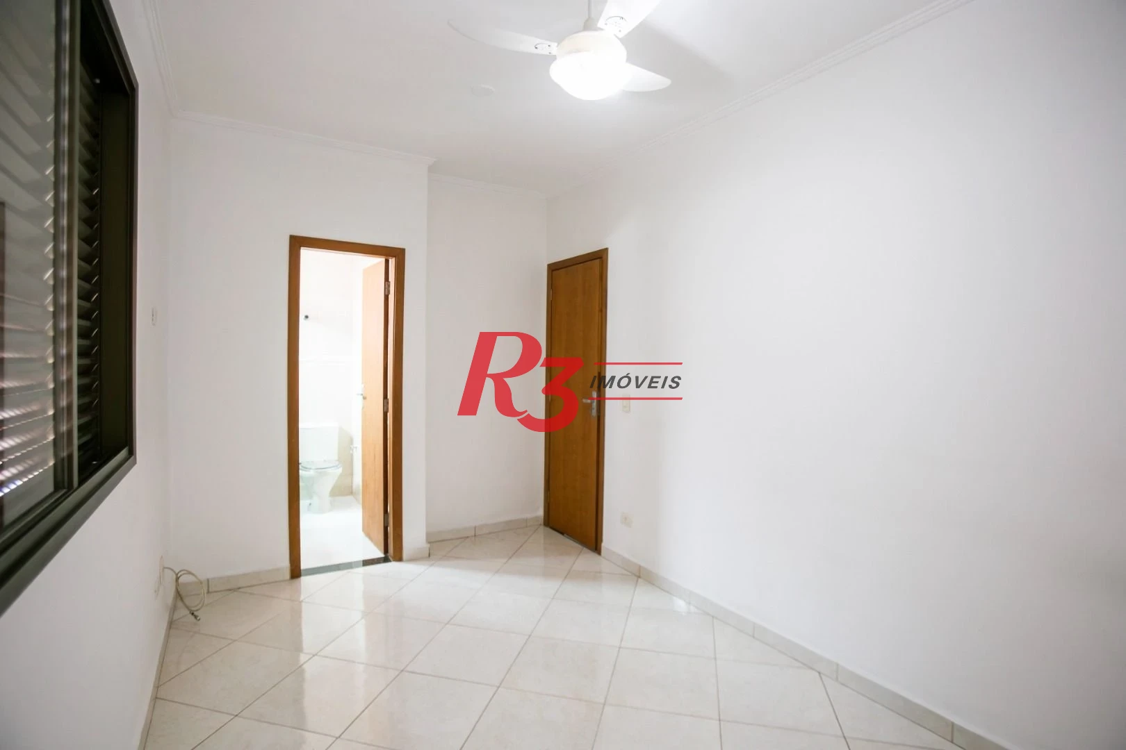 Sobrado com 3 dormitórios à venda, 92 m² por R$ 800.000,00 - Ponta da Praia - Santos/SP