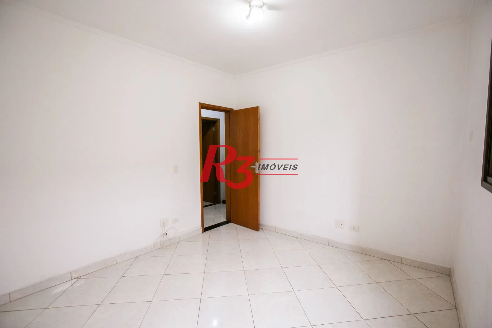 Sobrado com 3 dormitórios à venda, 92 m² por R$ 800.000,00 - Ponta da Praia - Santos/SP