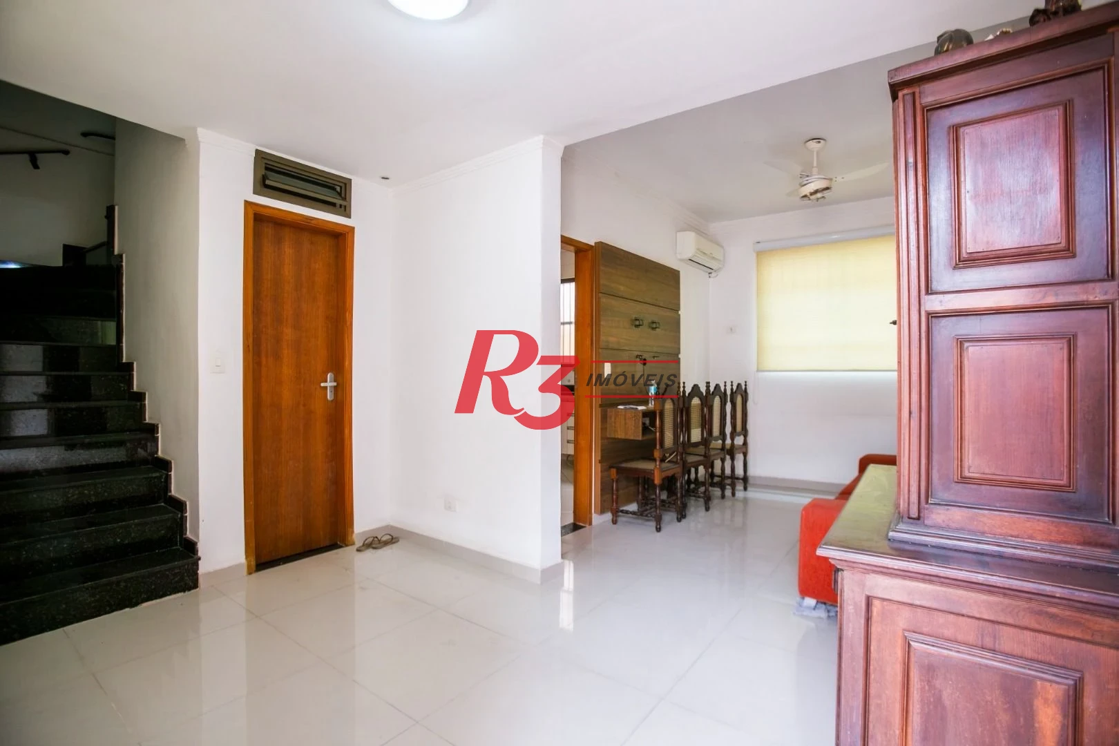 Sobrado com 3 dormitórios à venda, 92 m² por R$ 800.000,00 - Ponta da Praia - Santos/SP