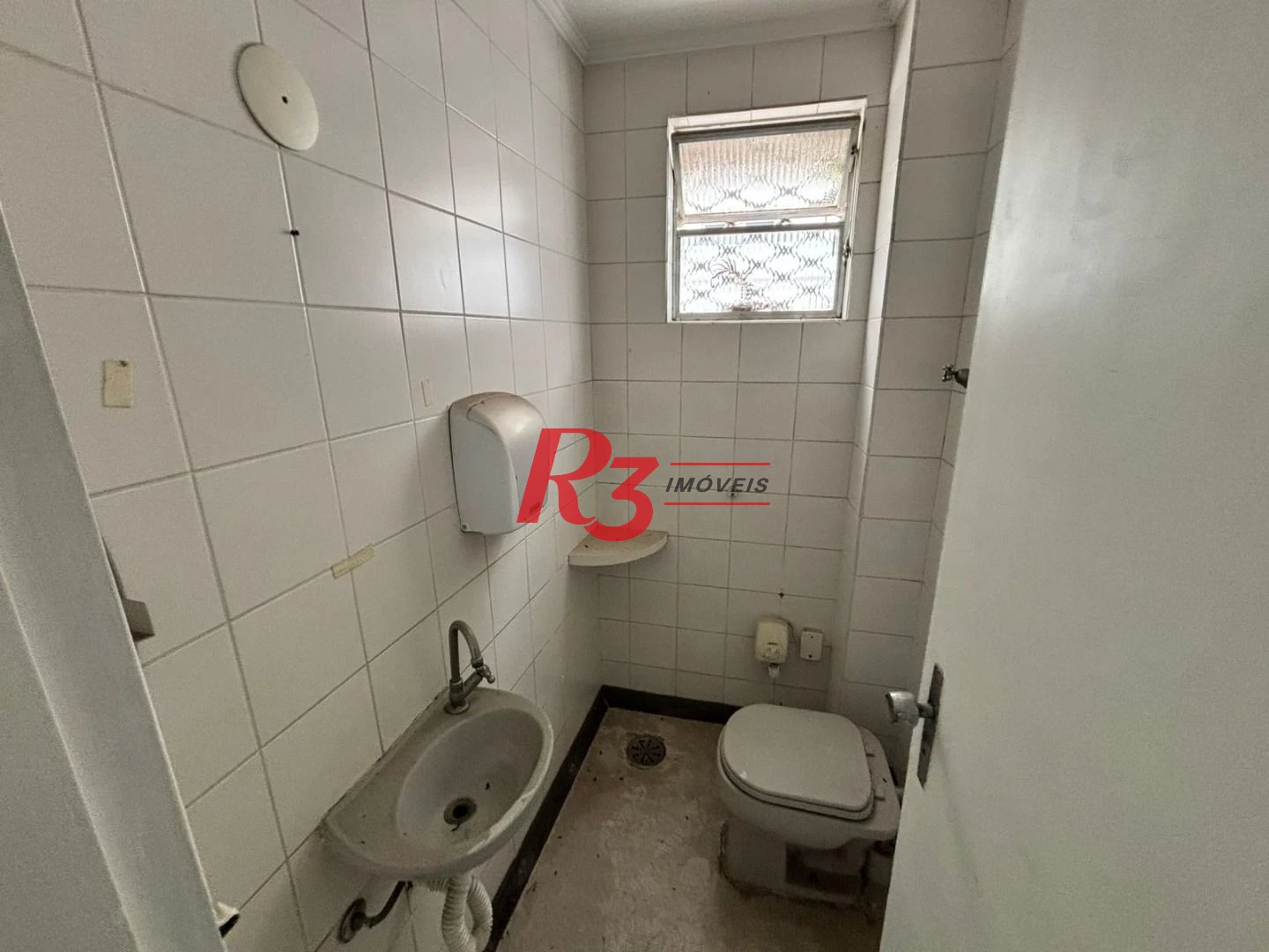 Sobrado com 3 dormitórios para alugar, 235 m² por R$ 15.900,00/mês - Gonzaga - Santos/SP