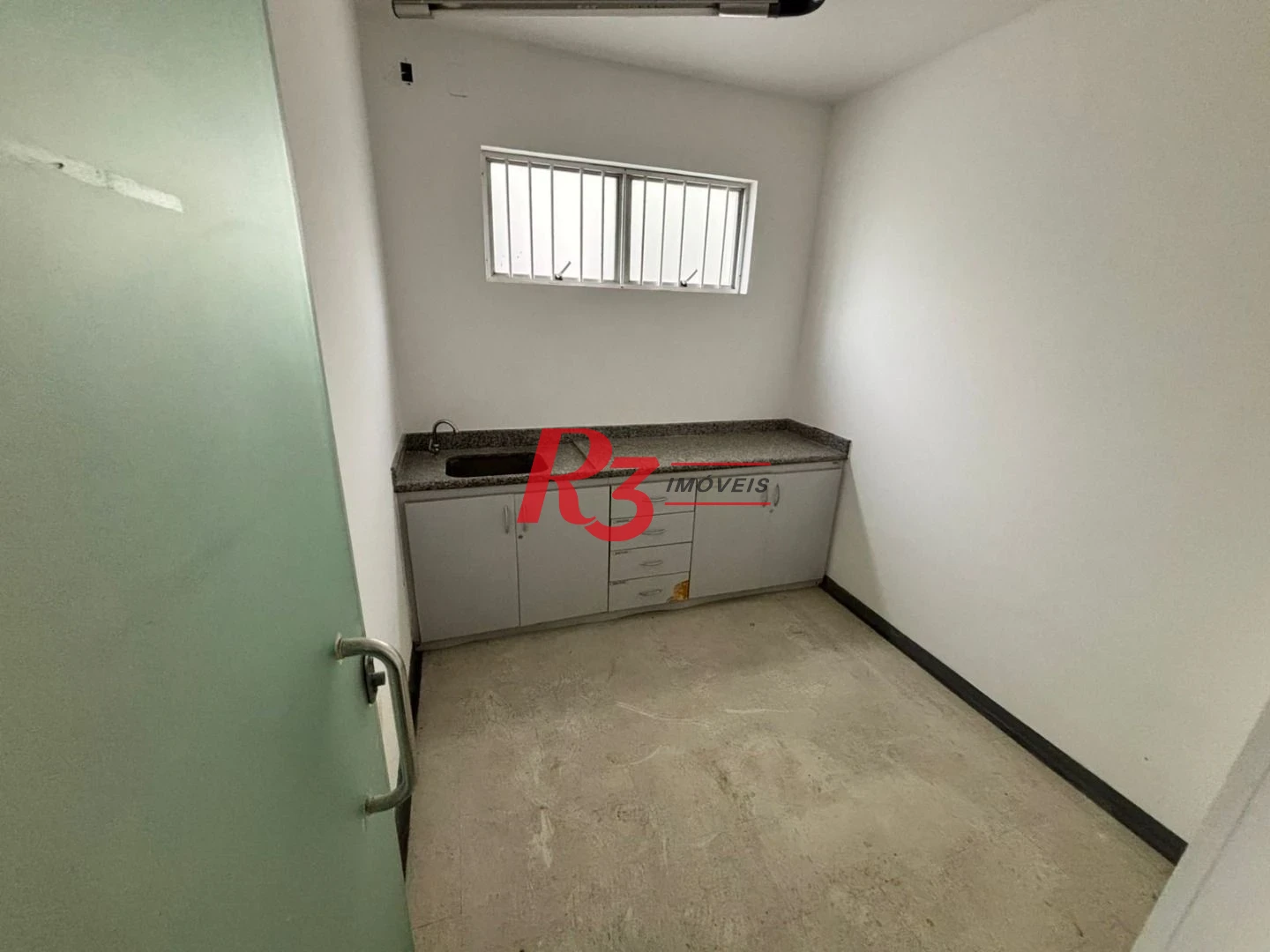 Sobrado com 3 dormitórios para alugar, 235 m² por R$ 15.900,00/mês - Gonzaga - Santos/SP