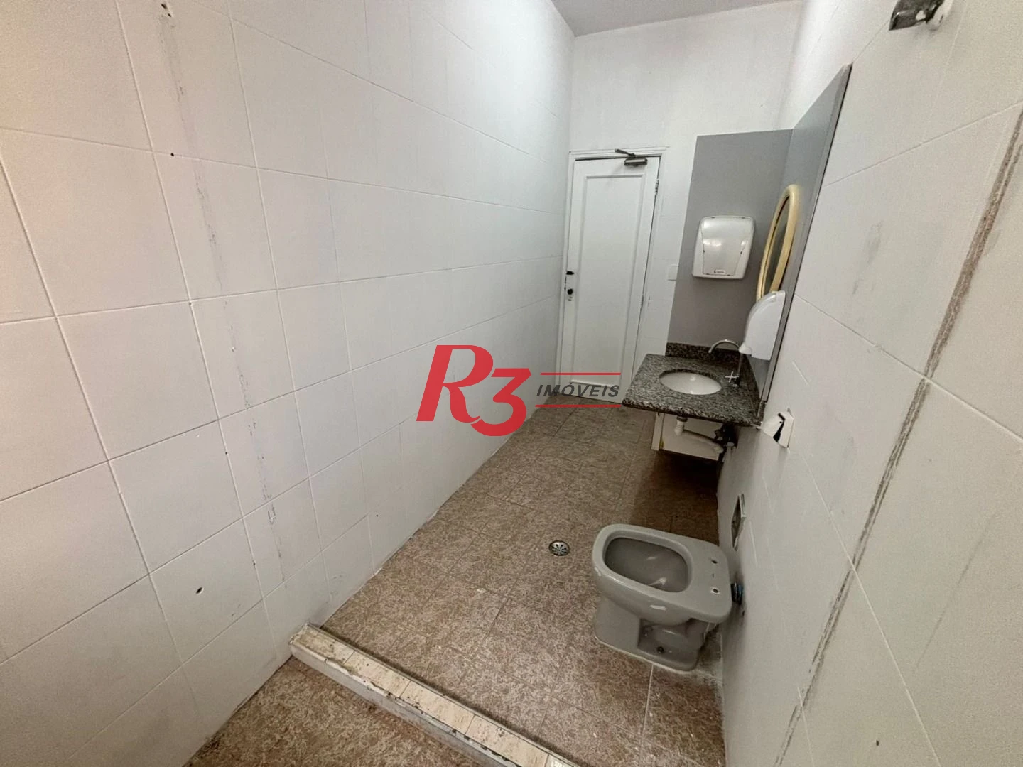 Sobrado com 3 dormitórios para alugar, 235 m² por R$ 15.900,00/mês - Gonzaga - Santos/SP