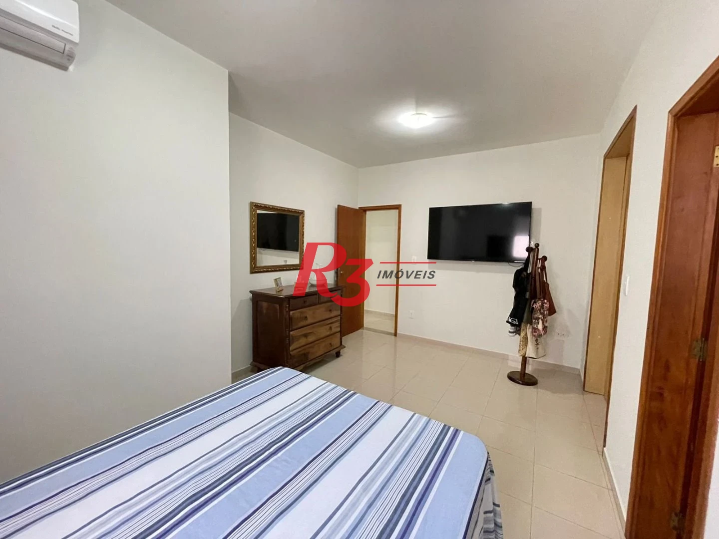 Casa com 3 dormitórios à venda, 143 m² por R$ 926.000,00 - Embaré - Santos/SP