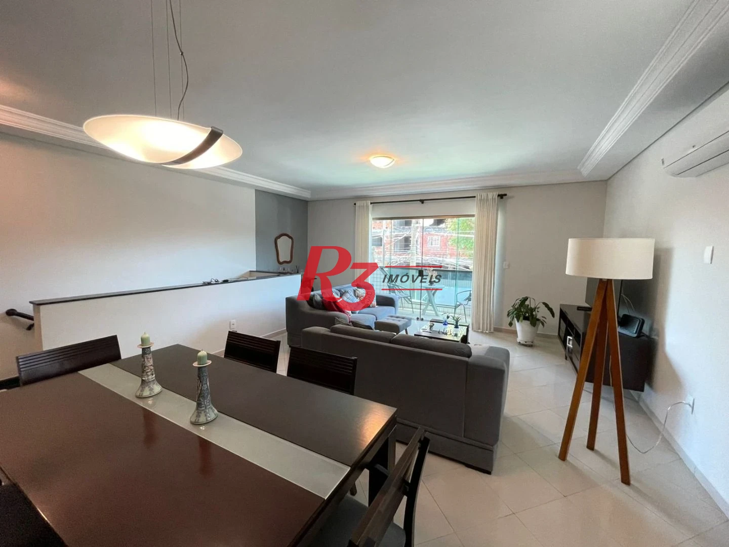 Casa com 3 dormitórios à venda, 143 m² por R$ 926.000,00 - Embaré - Santos/SP