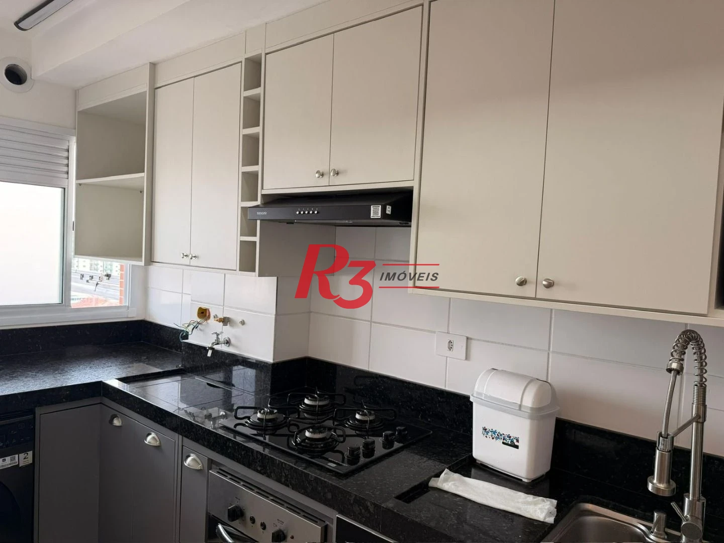 Apartamento com 2 dormitórios à venda, 55 m² por R$ 530.000,00 - Vila Guilhermina - Praia Grande/SP