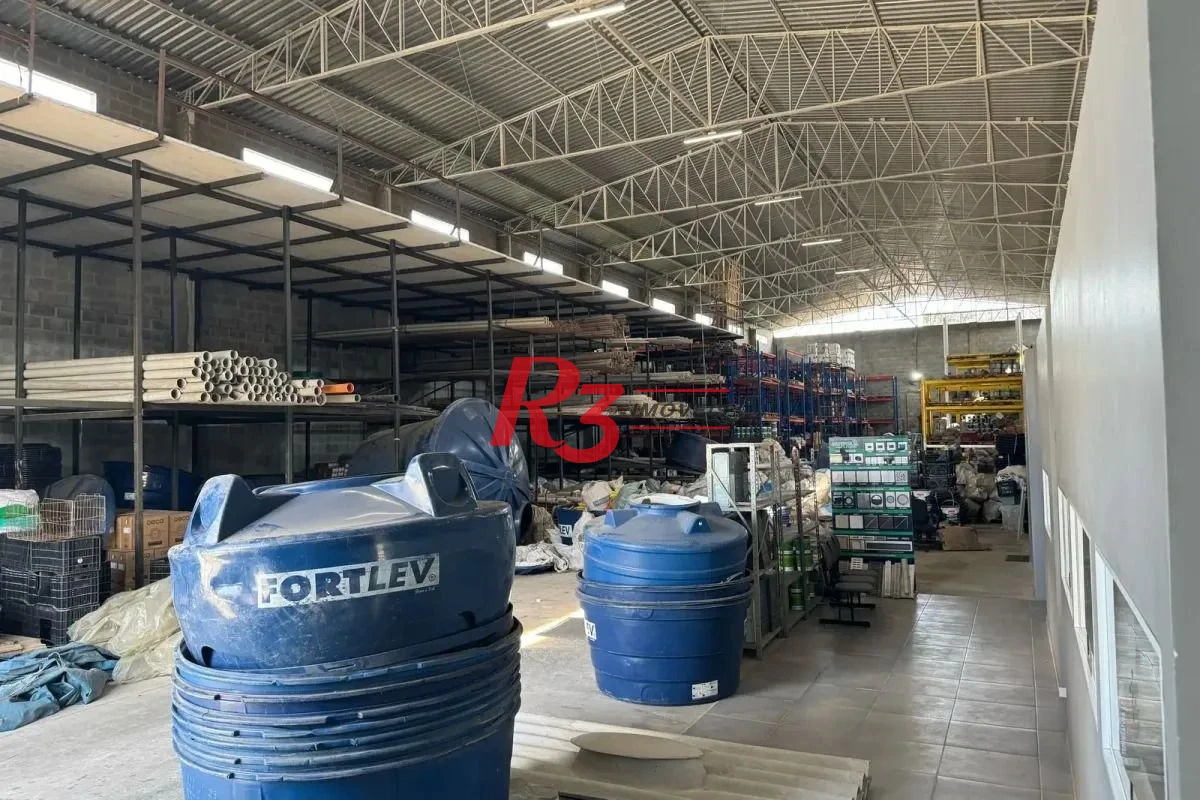Galpão para alugar, 900 m² por R$ 18.000,00/mês - Parque São Vicente - São Vicente/SP