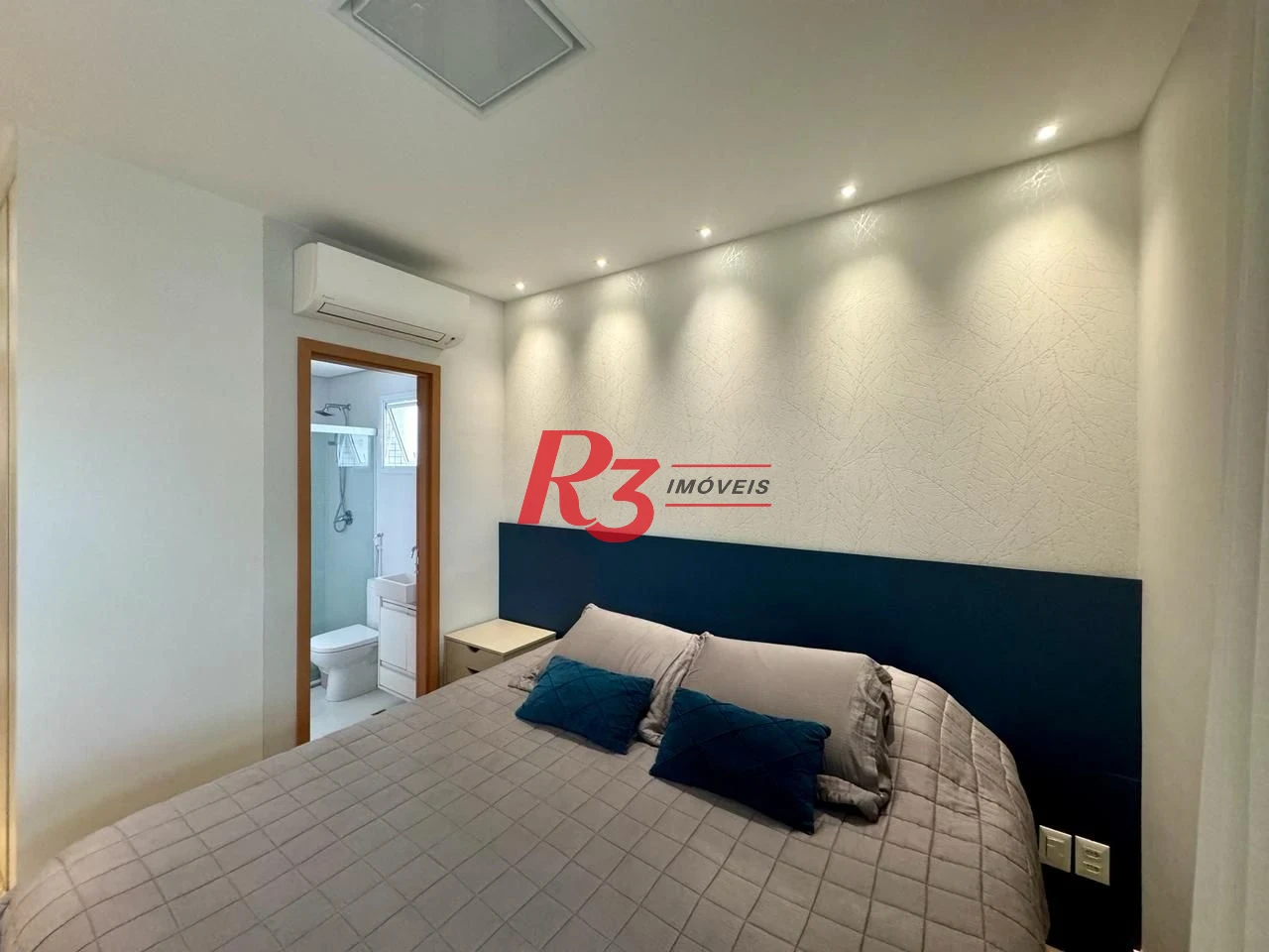 Apartamento com 3 dormitórios à venda, 104 m² por R$ 1.650.000,00 - Gonzaga - Santos/SP