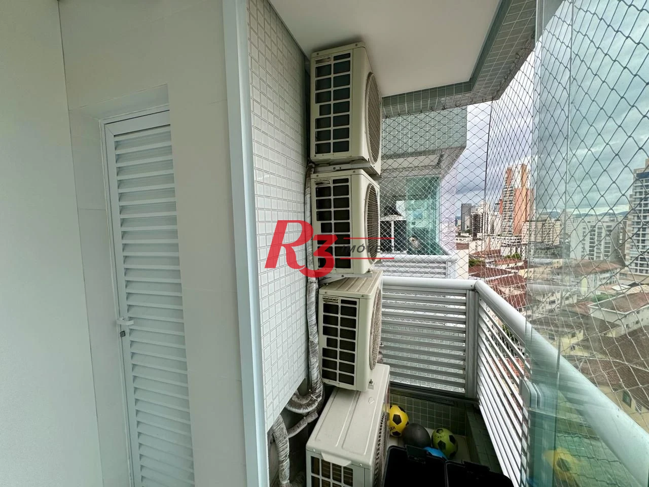 Apartamento com 3 dormitórios à venda, 104 m² por R$ 1.650.000,00 - Gonzaga - Santos/SP