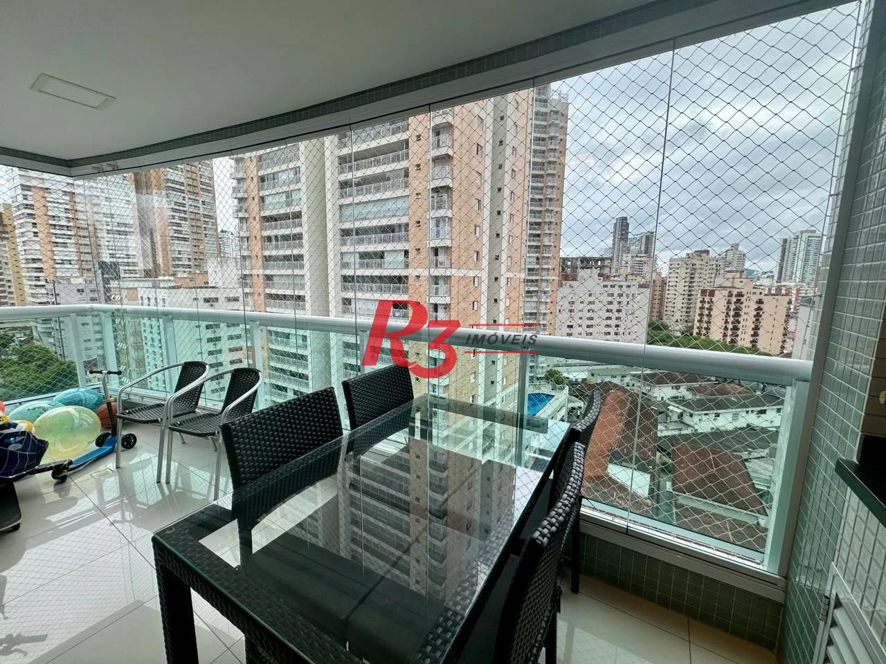 Apartamento com 3 dormitórios à venda, 104 m² por R$ 1.650.000,00 - Gonzaga - Santos/SP