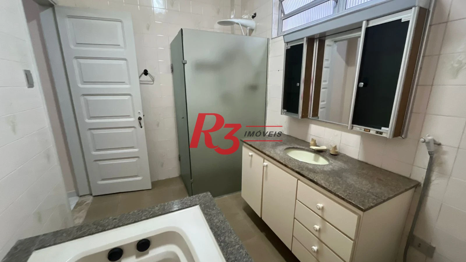 Casa com 4 dormitórios para alugar, 263 m² por R$ 15.000,00/mês - Macuco - Santos/SP