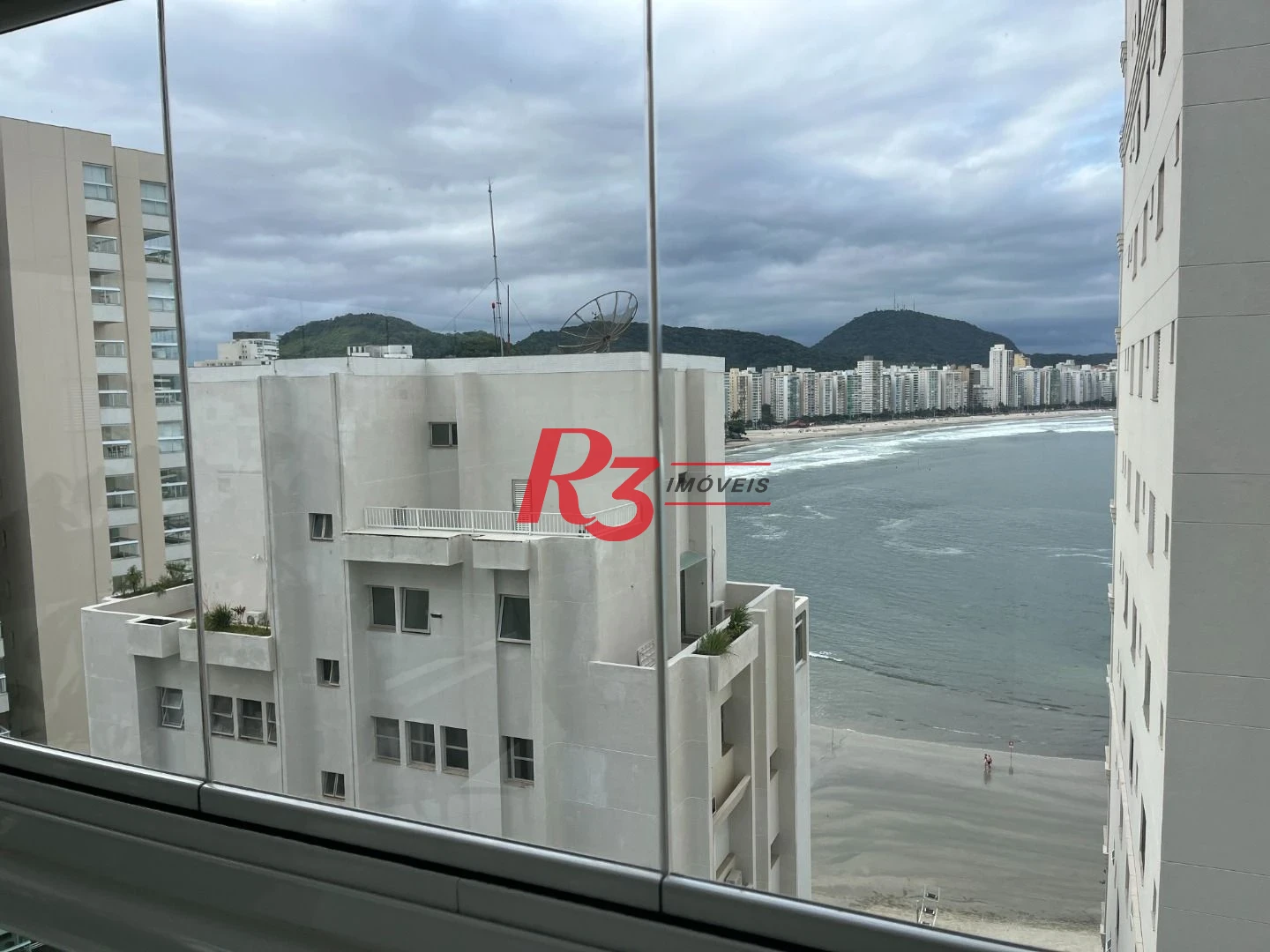 Apartamento com 3 dormitórios para alugar, 156 m² por R$ 10.000,00/mês - Astúrias - Praia - Guarujá/SP
