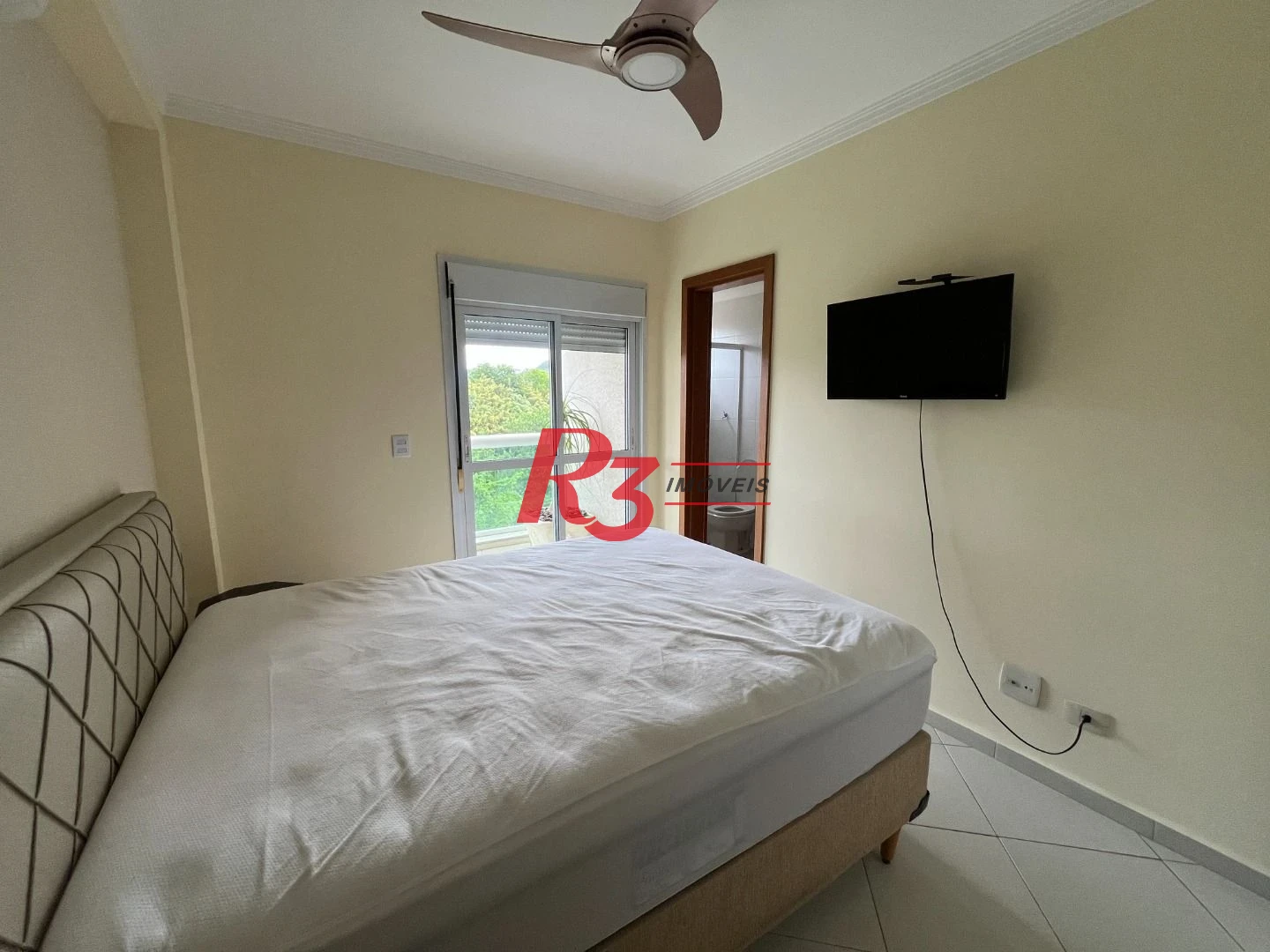 Apartamento com 3 dormitórios para alugar, 156 m² por R$ 10.000,00/mês - Astúrias - Praia - Guarujá/SP