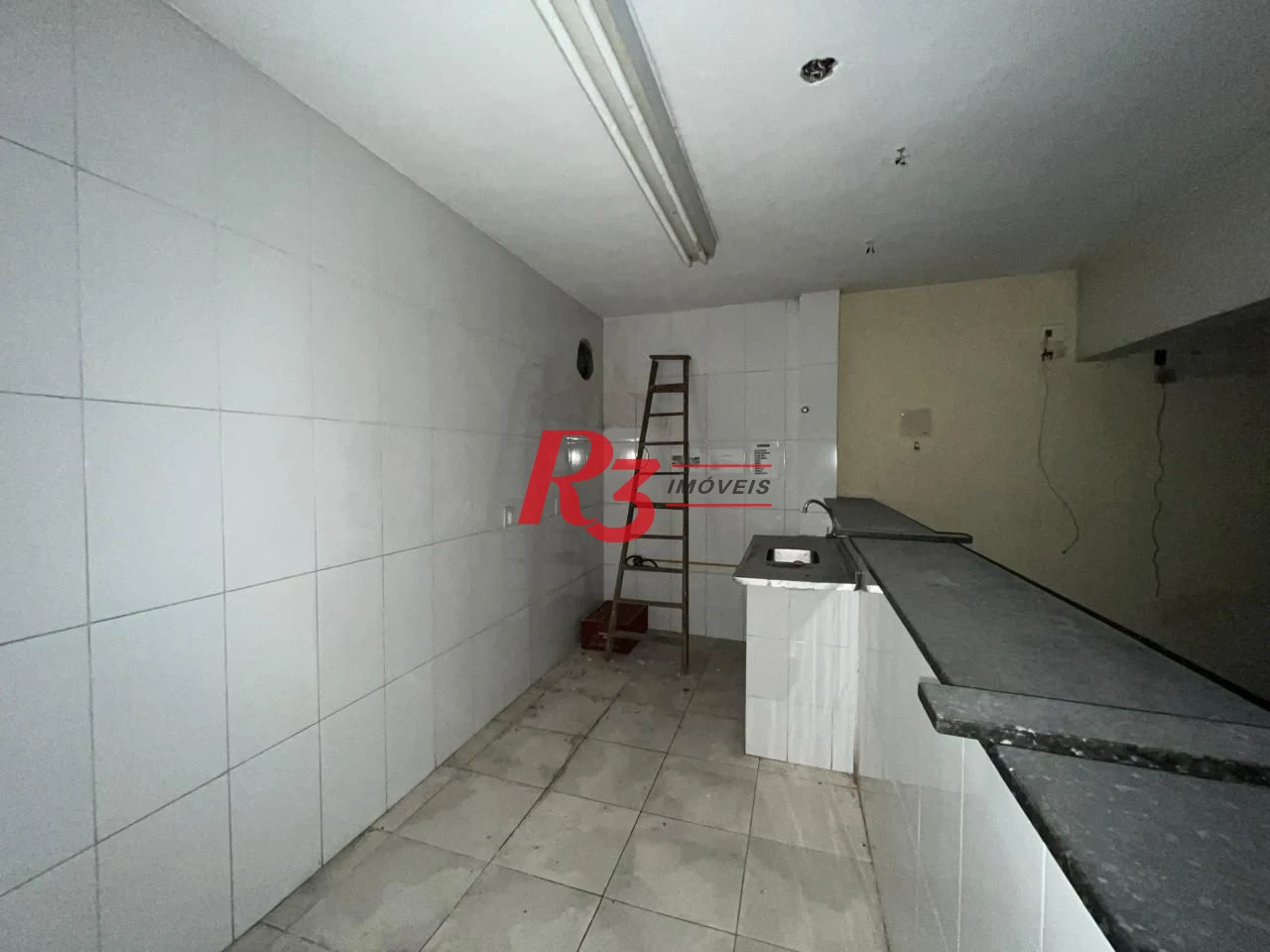 Galpão à venda, 750 m² por R$ 860.000,00 - Centro - Santos/SP