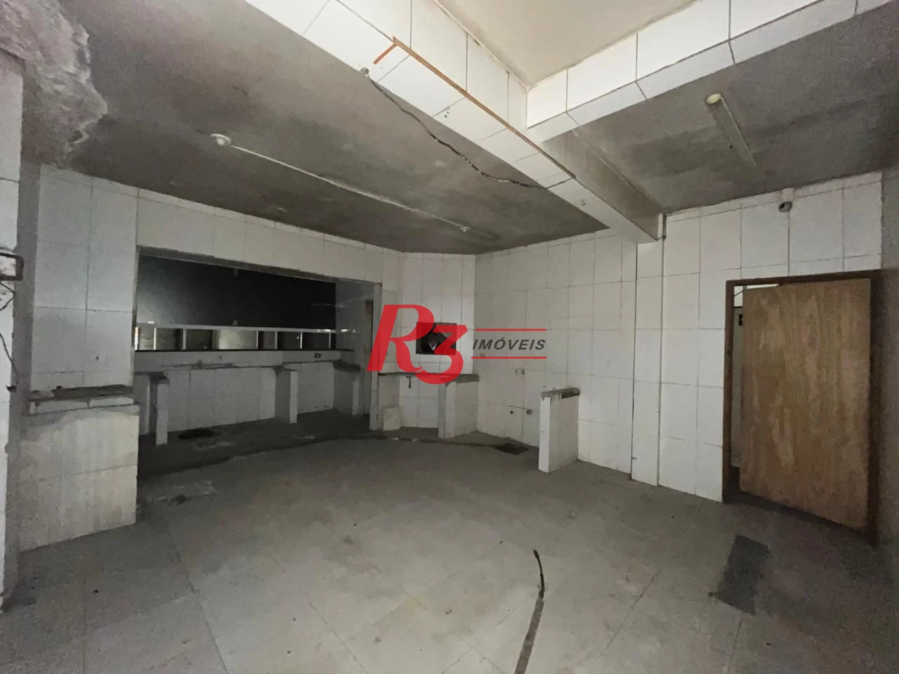 Galpão à venda, 750 m² por R$ 860.000,00 - Centro - Santos/SP