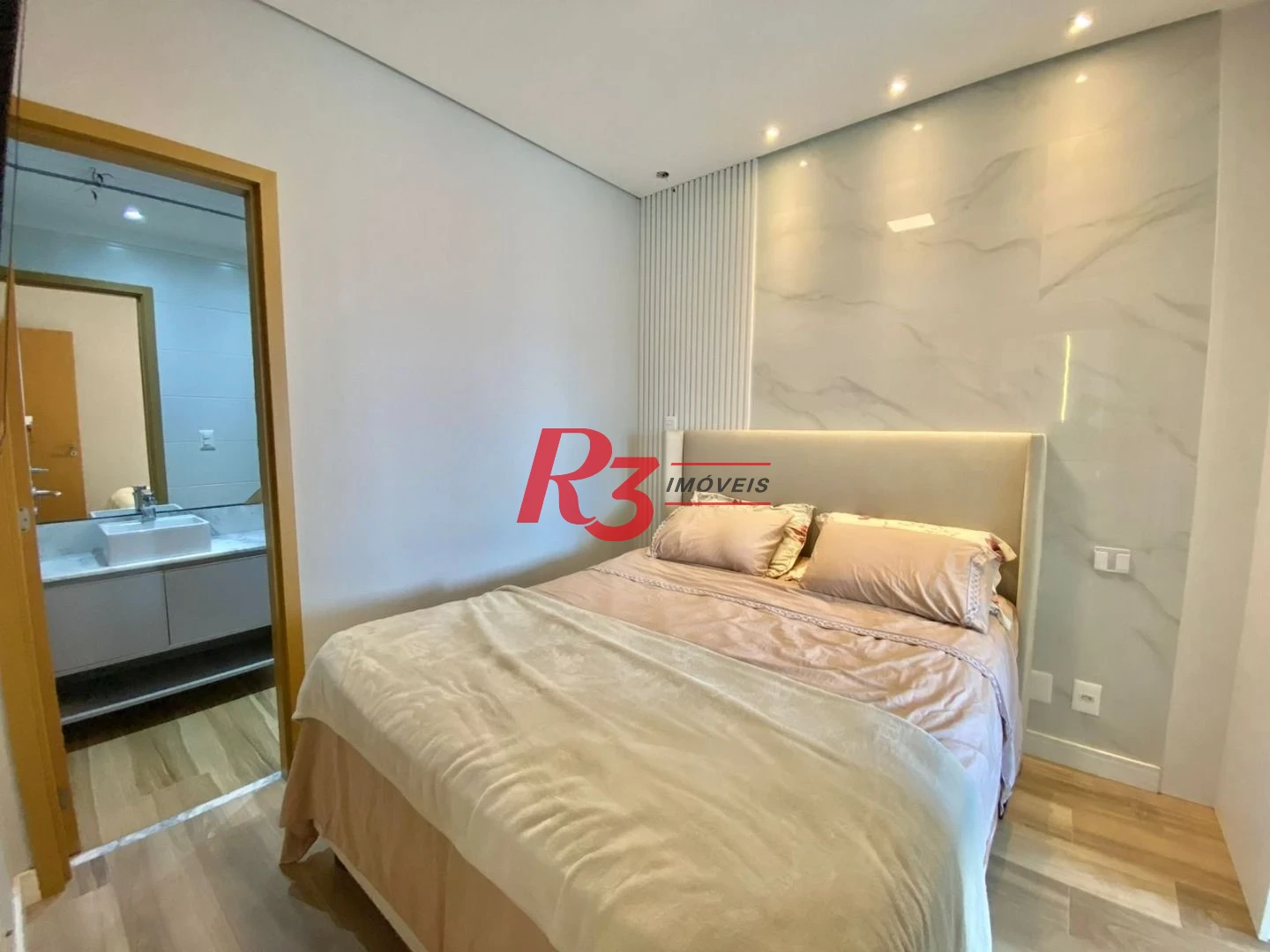 Apartamento com 2 dormitórios à venda, 66 m² por R$ 1.150.000,00 - Boqueirão - Santos/SP