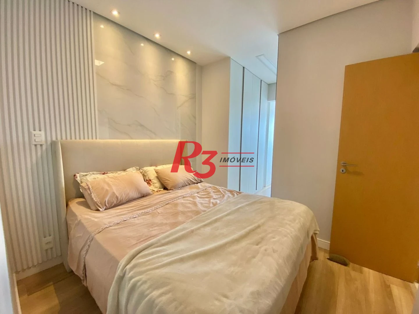 Apartamento com 2 dormitórios à venda, 66 m² por R$ 1.150.000,00 - Boqueirão - Santos/SP