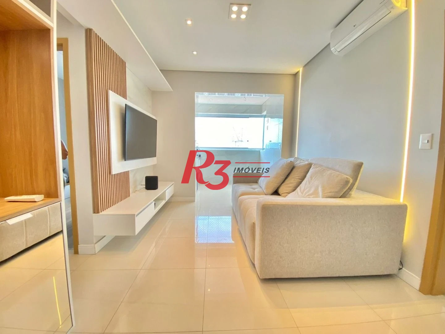 Apartamento com 2 dormitórios à venda, 66 m² por R$ 1.150.000,00 - Boqueirão - Santos/SP