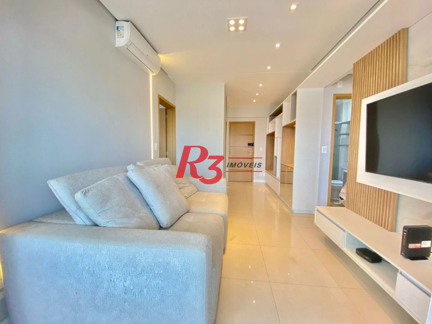 Apartamento com 2 dormitórios à venda, 66 m² por R$ 1.150.000,00 - Boqueirão - Santos/SP