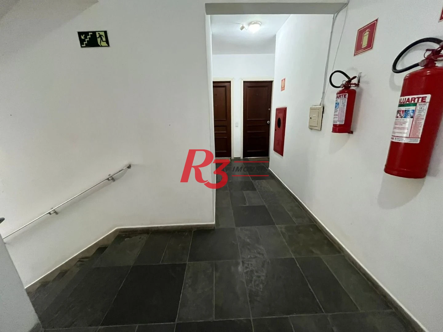 Apartamento com 3 dormitórios à venda, 82 m² por R$ 500.000,00 - Jardim Tejereba - Guarujá/SP
