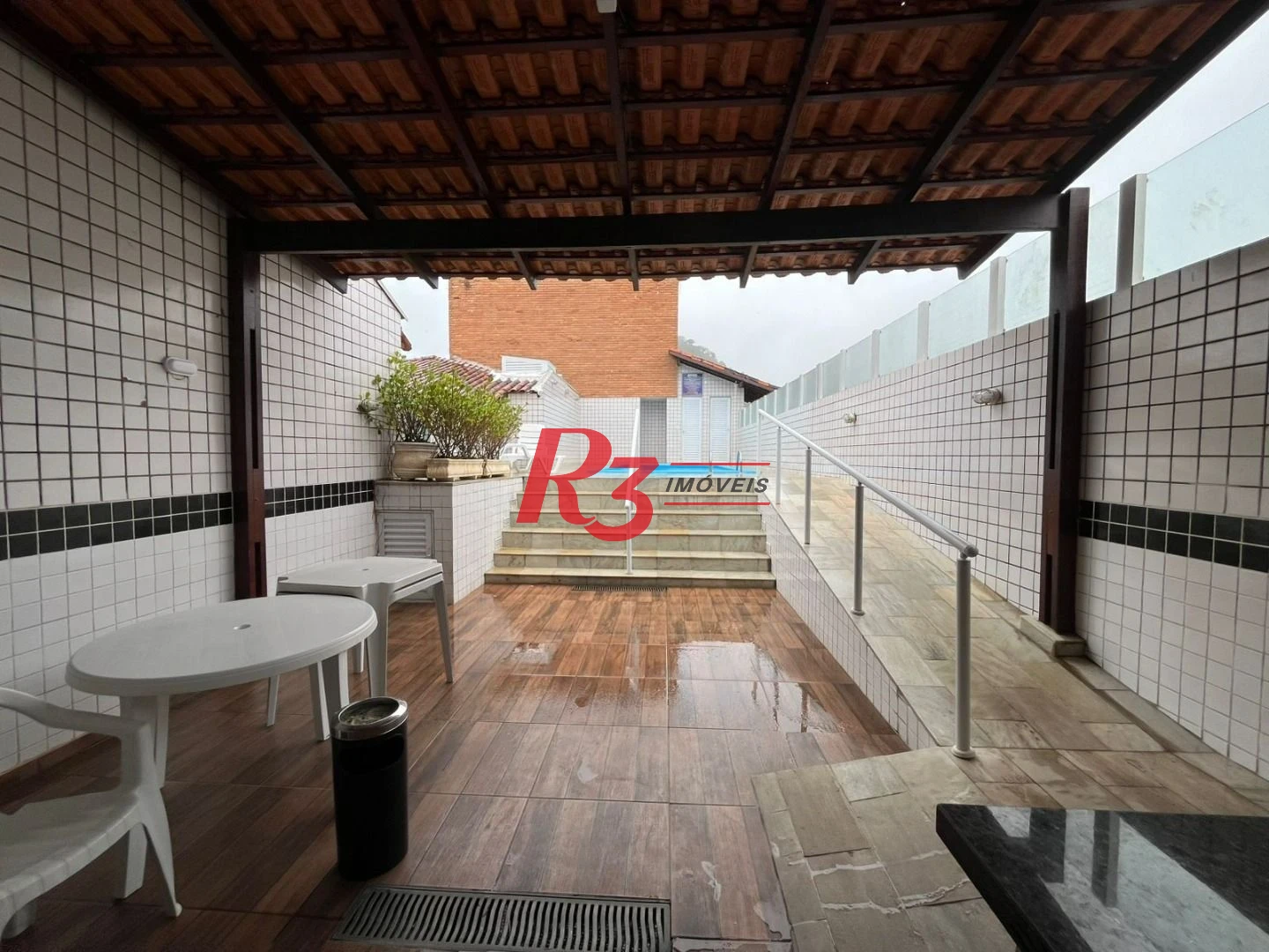 Apartamento com 3 dormitórios à venda, 82 m² por R$ 500.000,00 - Jardim Tejereba - Guarujá/SP