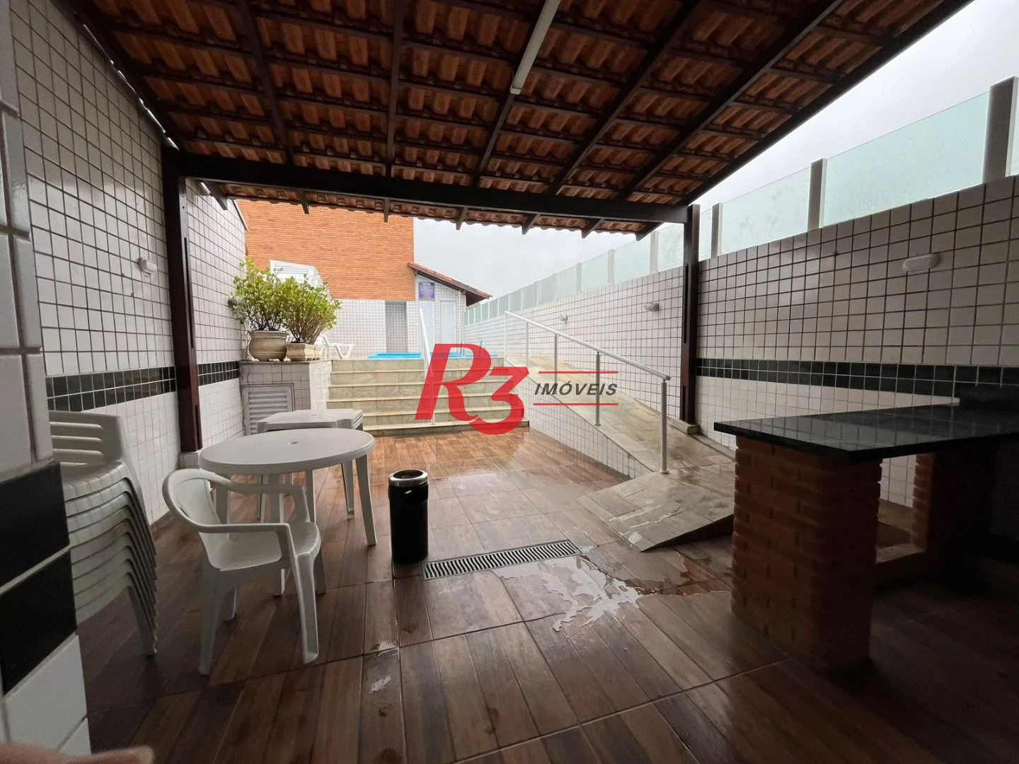 Apartamento com 3 dormitórios à venda, 82 m² por R$ 500.000,00 - Jardim Tejereba - Guarujá/SP