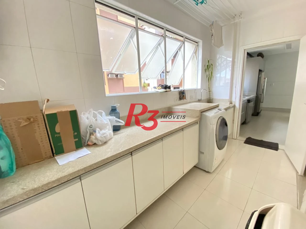 Apartamento com 3 dormitórios à venda, 138 m² por R$ 1.810.000,00 - Gonzaga - Santos/SP