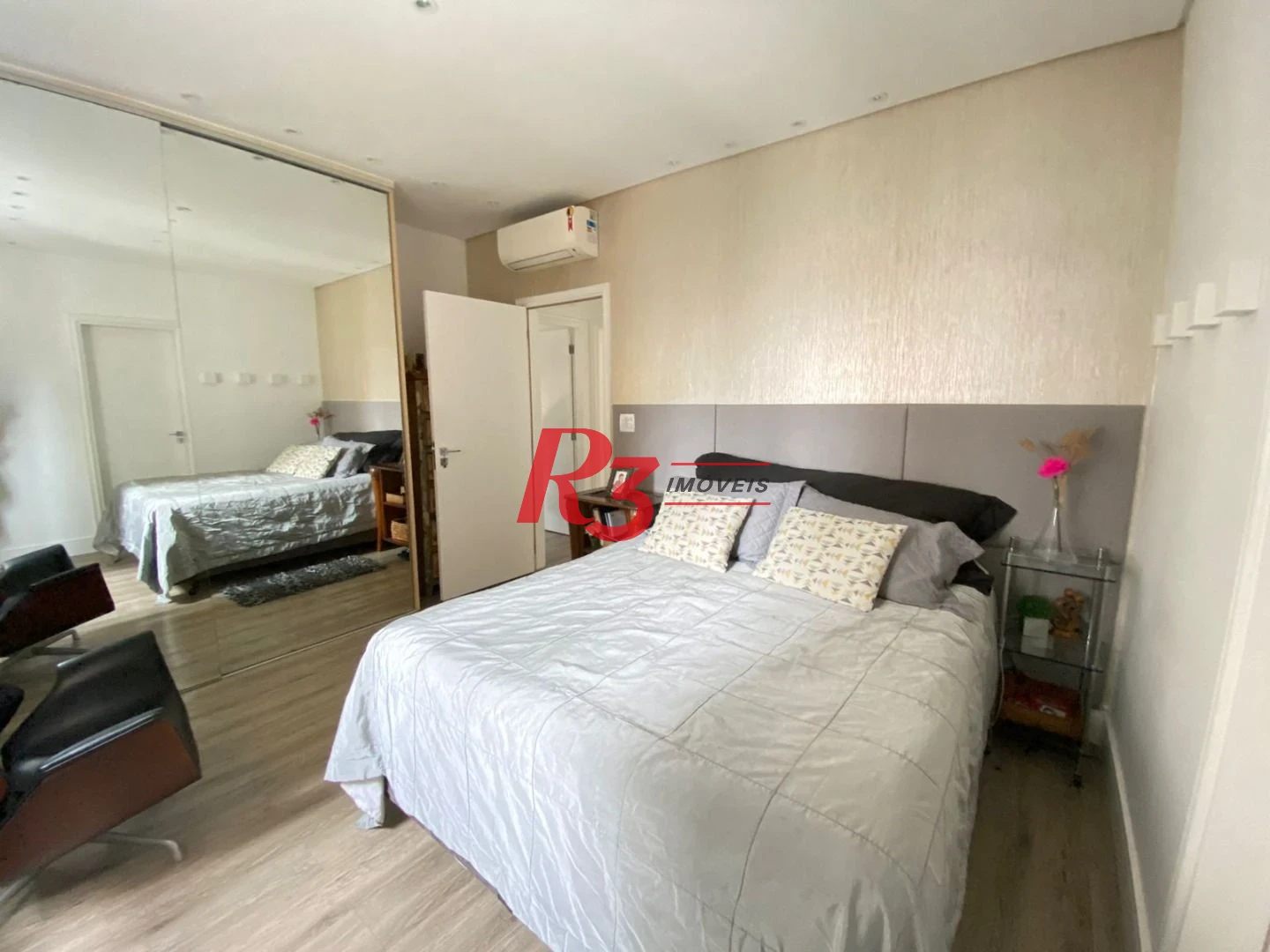 Apartamento com 3 dormitórios à venda, 138 m² por R$ 1.810.000,00 - Gonzaga - Santos/SP