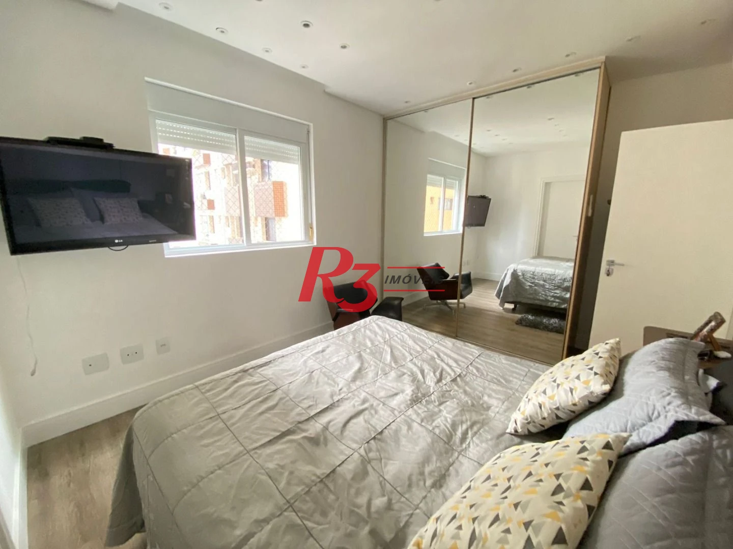 Apartamento com 3 dormitórios à venda, 138 m² por R$ 1.810.000,00 - Gonzaga - Santos/SP