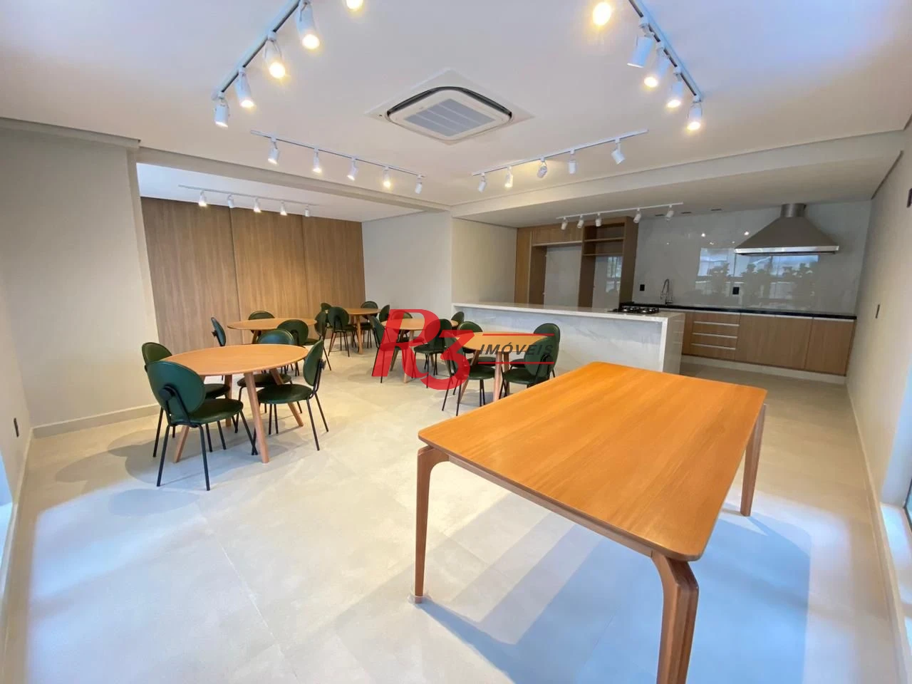 Apartamento com 3 dormitórios à venda, 138 m² por R$ 1.810.000,00 - Gonzaga - Santos/SP