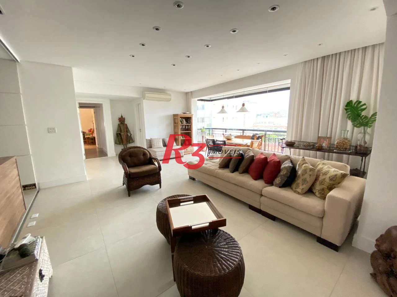 Apartamento com 3 dormitórios à venda, 138 m² por R$ 1.810.000,00 - Gonzaga - Santos/SP