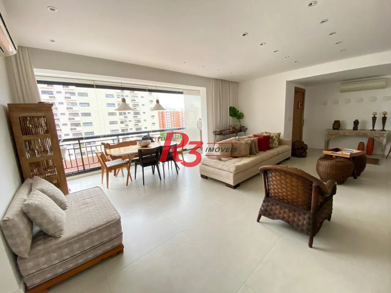 Apartamento com 3 dormitórios à venda, 138 m² por R$ 1.810.000,00 - Gonzaga - Santos/SP