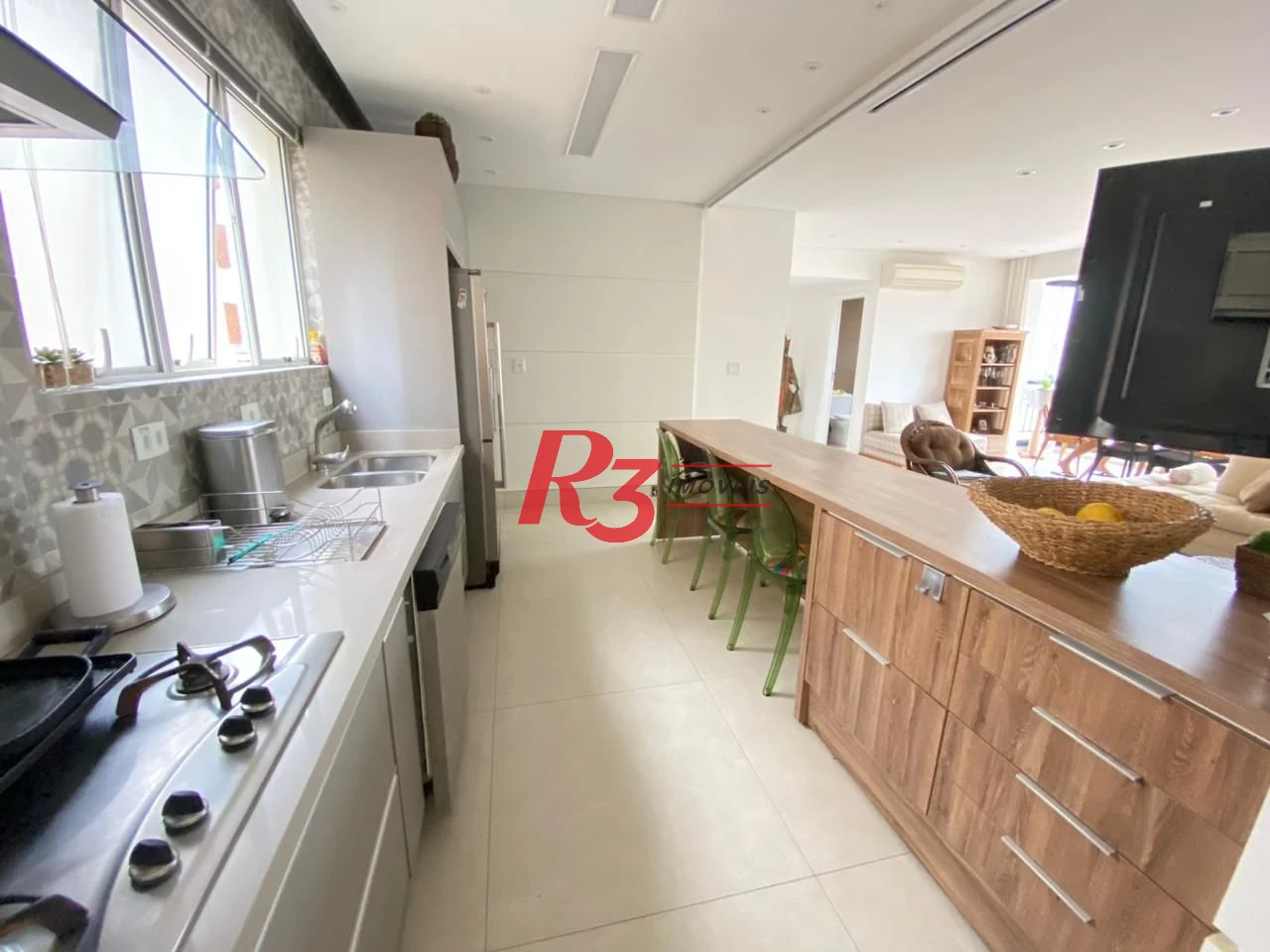 Apartamento com 3 dormitórios à venda, 138 m² por R$ 1.810.000,00 - Gonzaga - Santos/SP