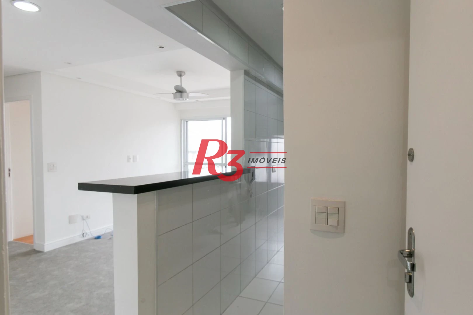 Apartamento com 2 dormitórios à venda, 69 m² - Encruzilhada - Santos/SP