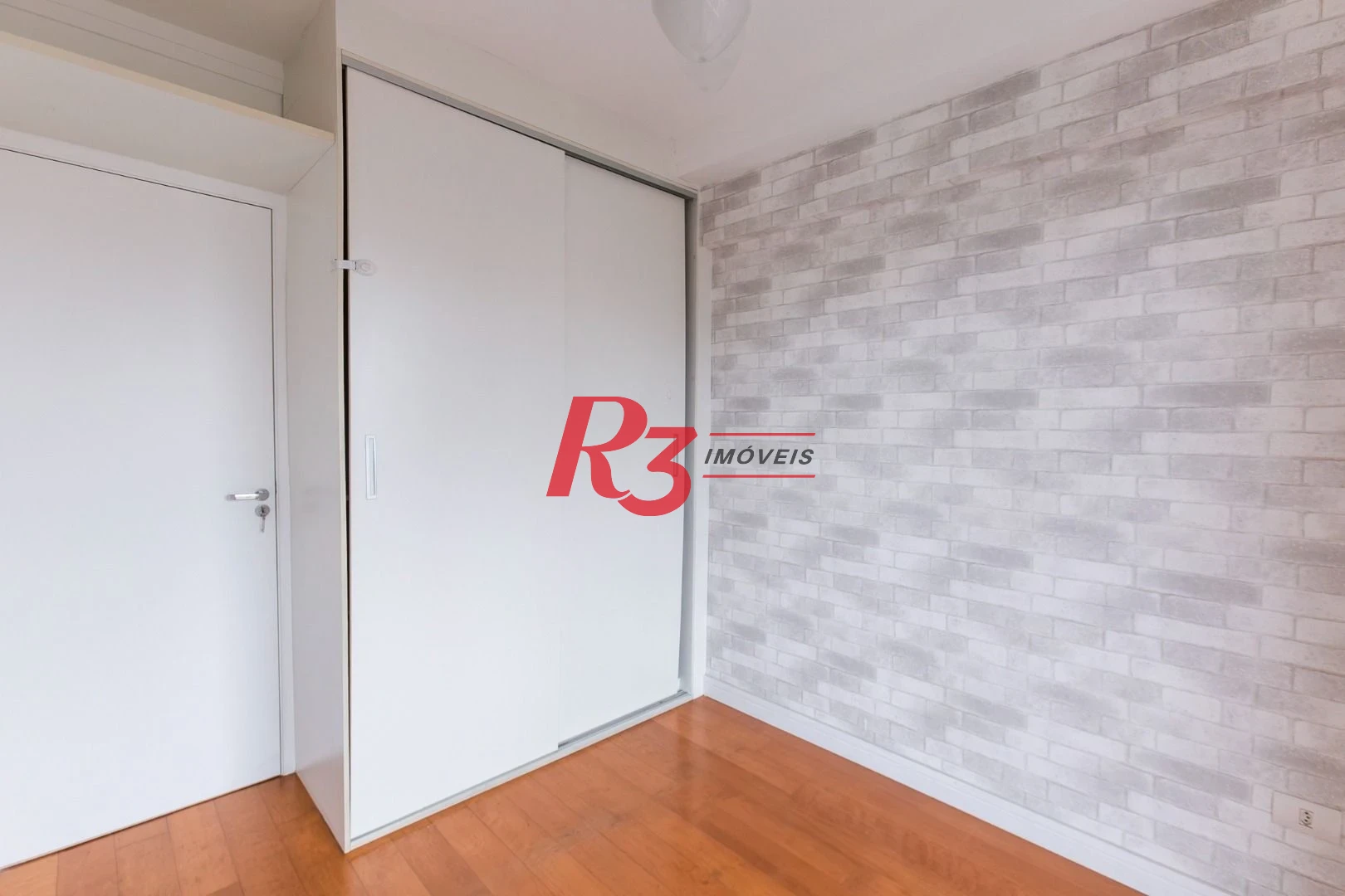 Apartamento com 2 dormitórios à venda, 69 m² - Encruzilhada - Santos/SP