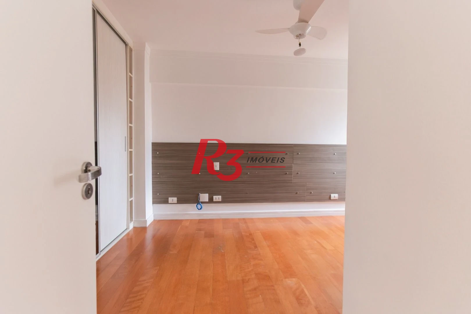 Apartamento com 2 dormitórios à venda, 69 m² - Encruzilhada - Santos/SP