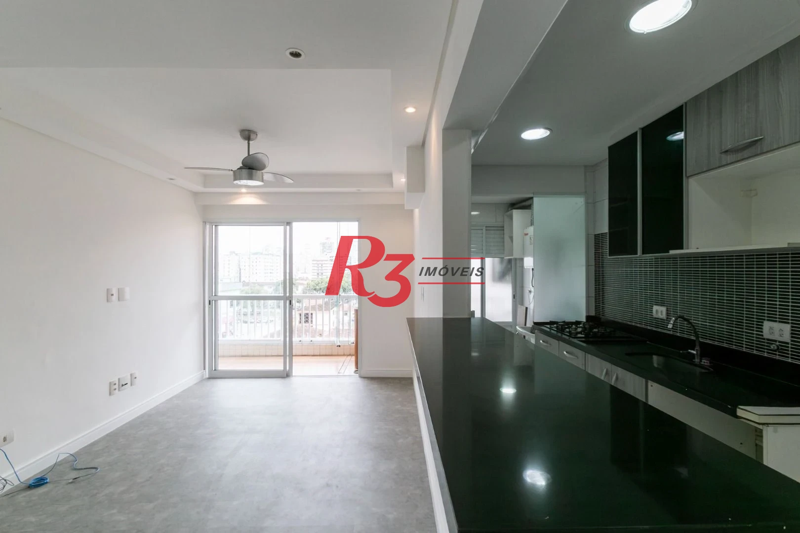 Apartamento com 2 dormitórios à venda, 69 m² - Encruzilhada - Santos/SP