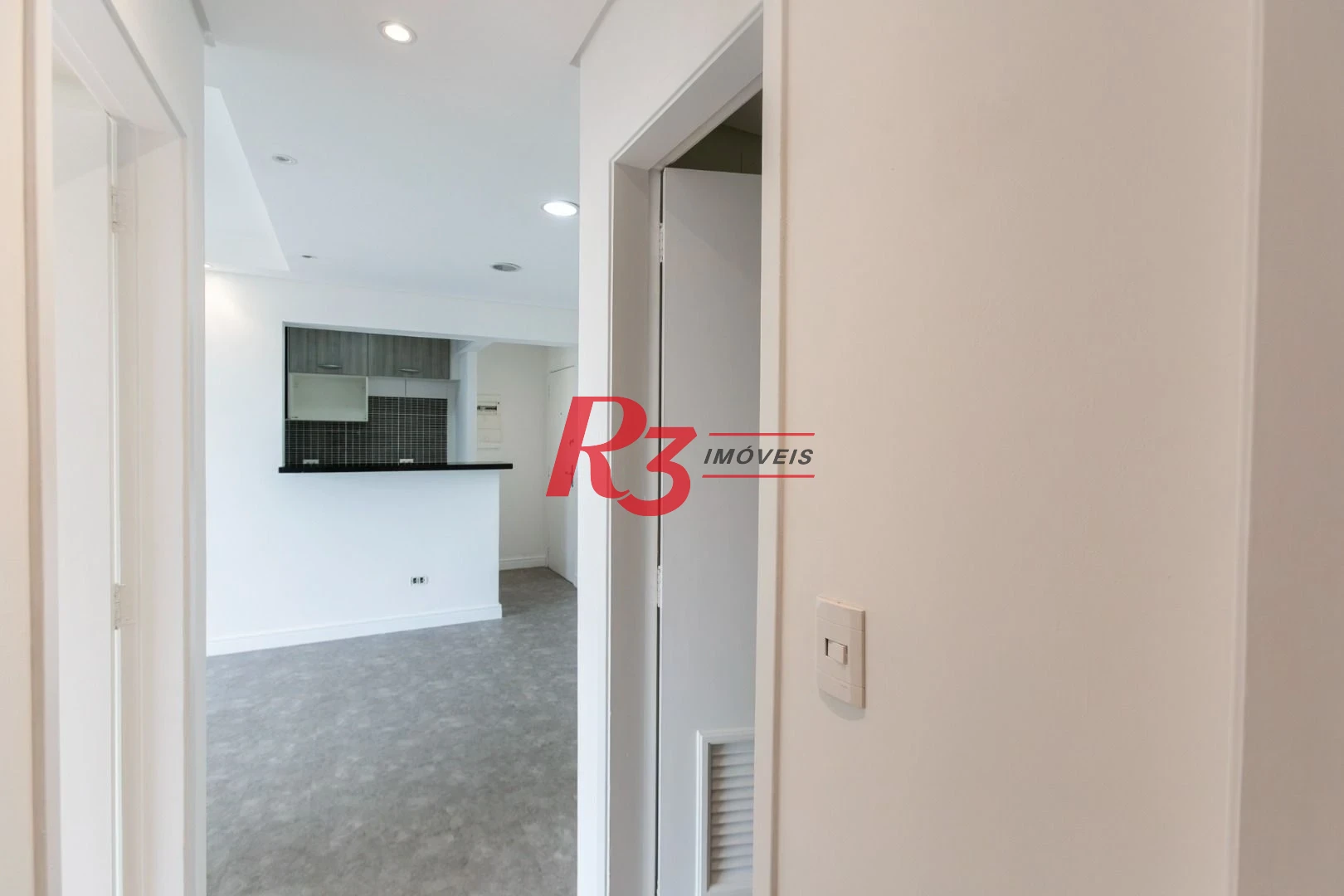 Apartamento com 2 dormitórios à venda, 69 m² - Encruzilhada - Santos/SP