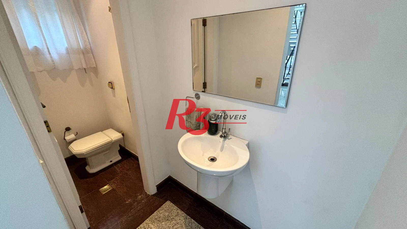 Sobrado à venda, 329 m² por R$ 2.650.000,00 - Ponta da Praia - Santos/SP