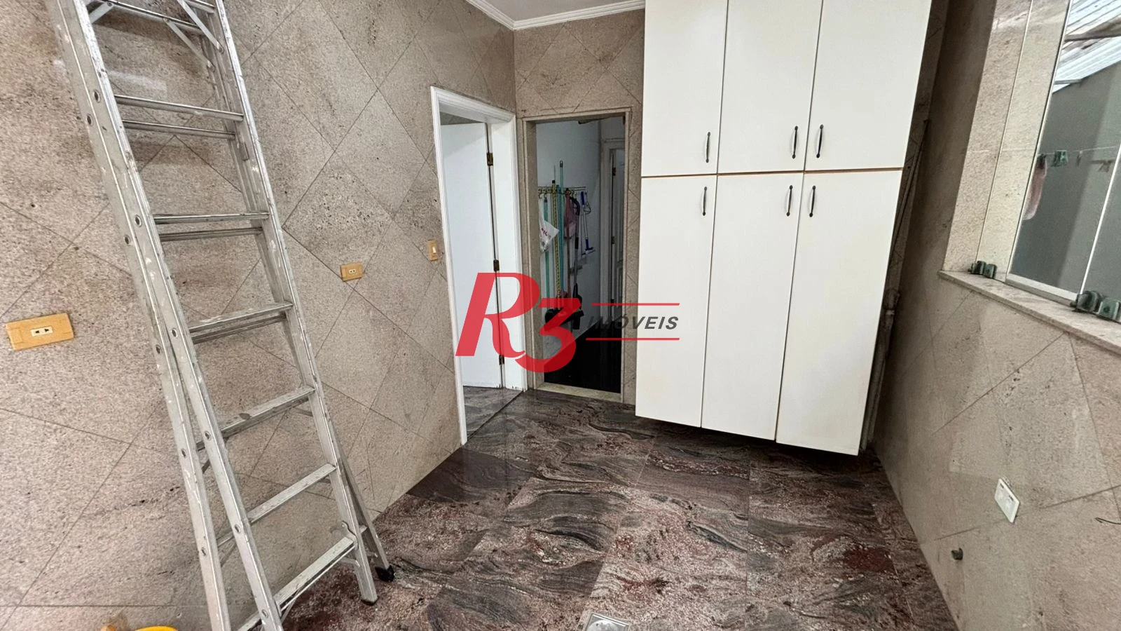 Sobrado à venda, 329 m² por R$ 2.650.000,00 - Ponta da Praia - Santos/SP