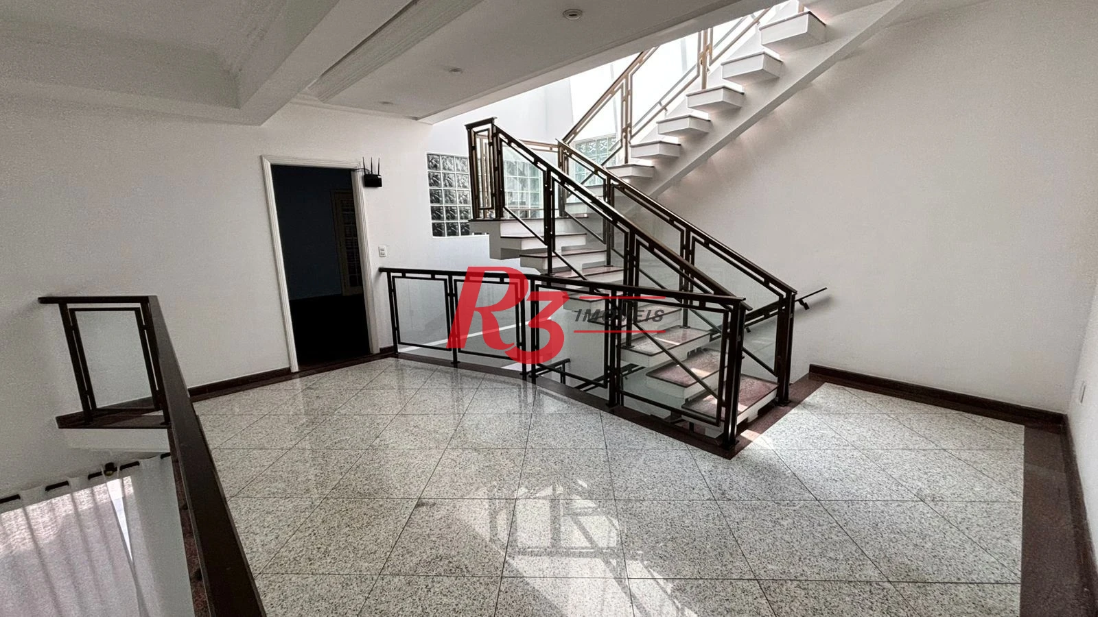 Sobrado à venda, 329 m² por R$ 2.650.000,00 - Ponta da Praia - Santos/SP