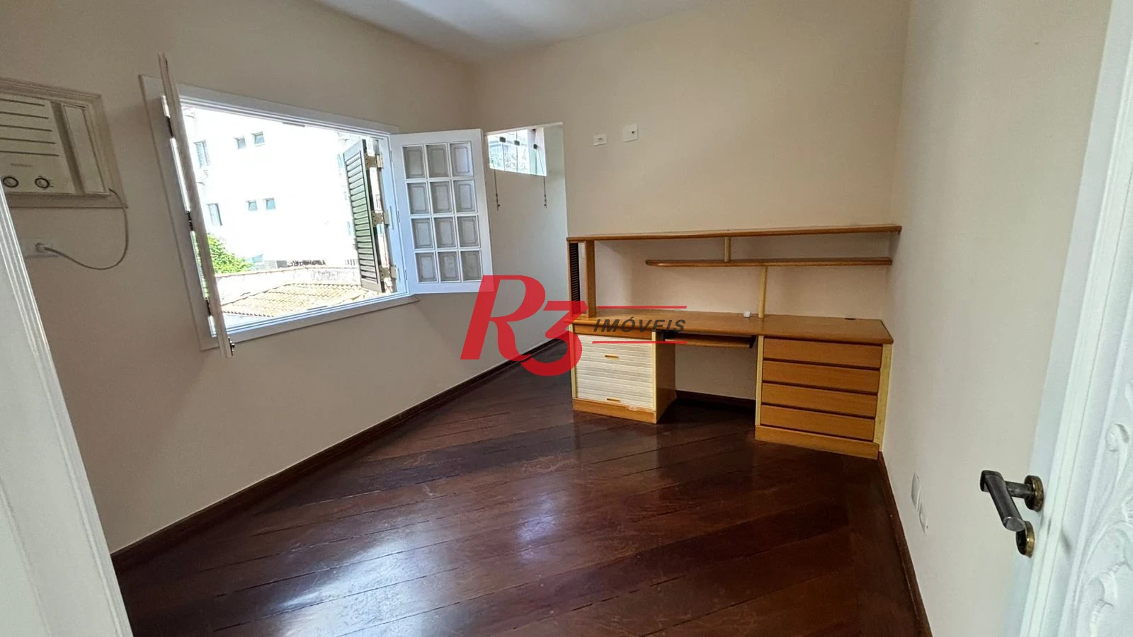 Sobrado à venda, 329 m² por R$ 2.650.000,00 - Ponta da Praia - Santos/SP