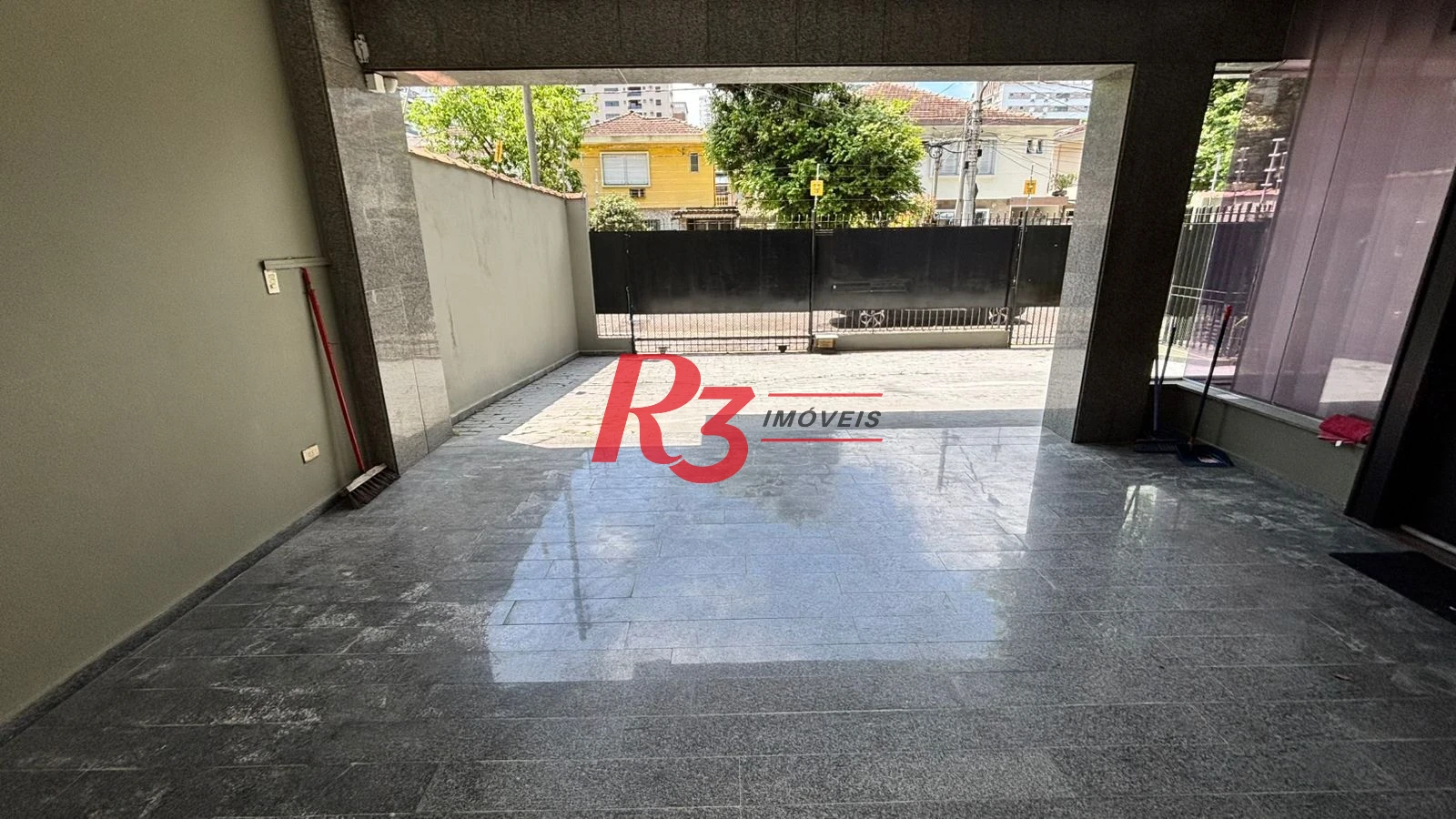Sobrado à venda, 329 m² por R$ 2.650.000,00 - Ponta da Praia - Santos/SP